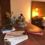 Petit Bed & Breakfast Thuir