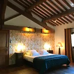 Petit Bed & Breakfast 3*