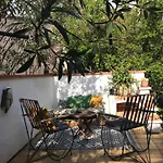 Petit Bed & Breakfast 3*