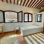 Petit Bed & Breakfast