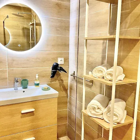 Petit לינה וארוחת בוקר 3*