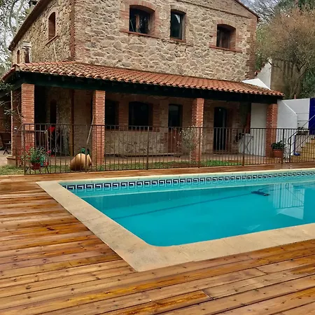 Petit לינה וארוחת בוקר טוייר