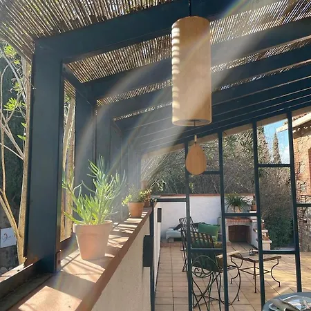 Petit לינה וארוחת בוקר 3*