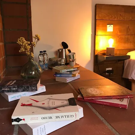 Petit לינה וארוחת בוקר טוייר