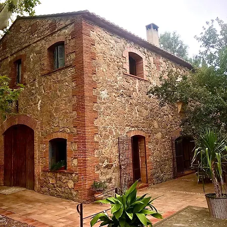 לינה וארוחת בוקר Petit 3*