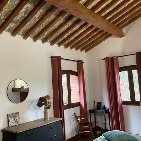 Petit לינה וארוחת בוקר