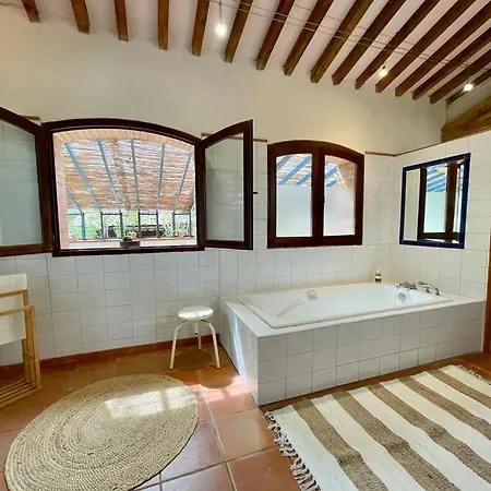 Petit לינה וארוחת בוקר