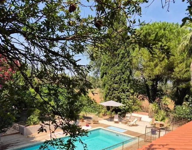 Petit Alojamento de Acomodação e Pequeno-almoço Thuir