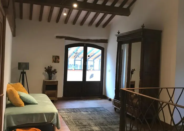 Petit Alojamento de Acomodação e Pequeno-almoço Thuir